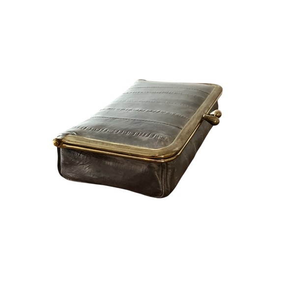 Vintage Handbags - Vintage Eel Skin Gray Leather Clutch Purse with Kiss Lock & Mirror / Wallet